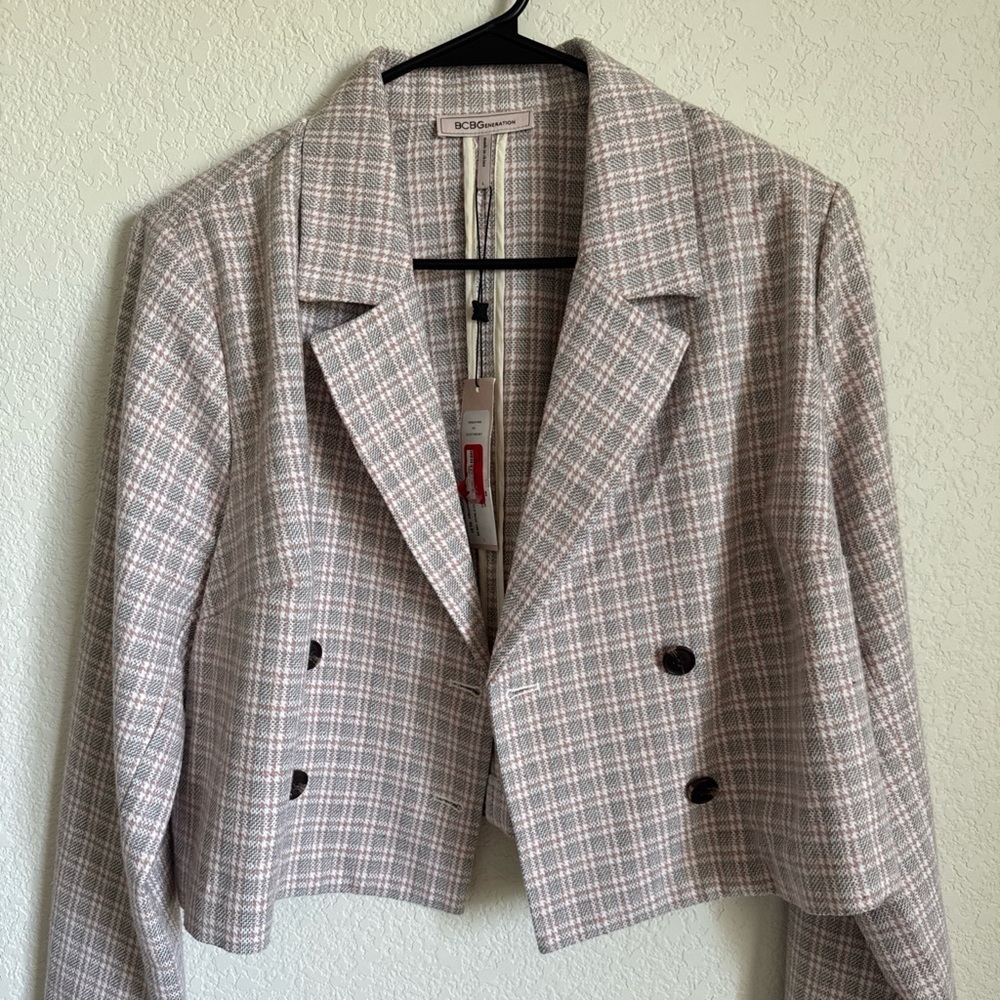 BCBG Plaid Blazer Cropped Jacket size large NWT gray pink